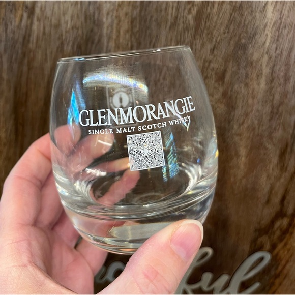 Bundle of glasses: Glenlivet, Glenmorangie, and Quervo 1800 - Picture 8 of 10